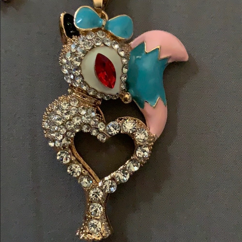 Beautiful Rhinestone heart-shaped Fox - Picture 3 of 3